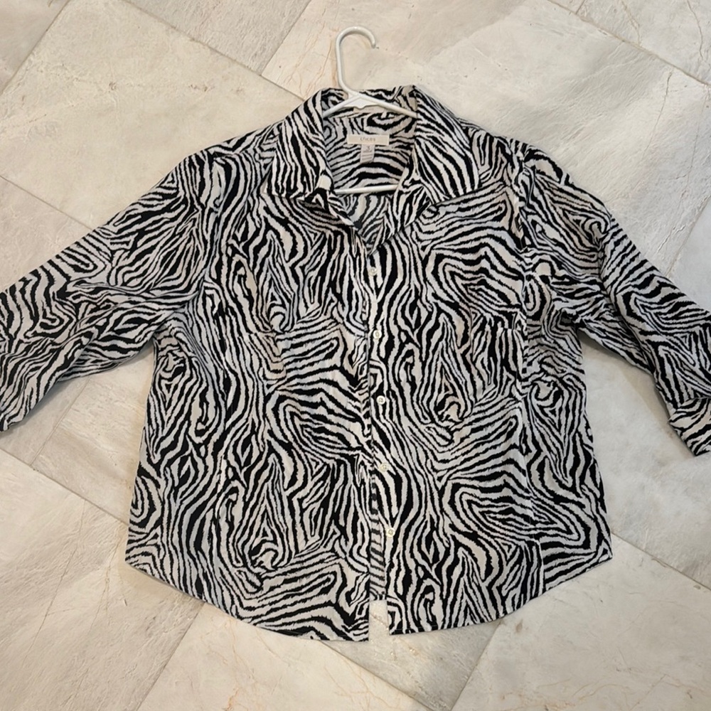 Chico’s size 3 Zebra Print Button-Up Shirt